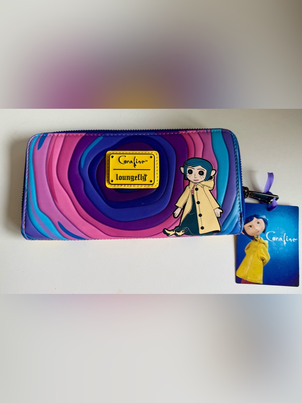 Loungefly Laika Coraline Zip Wallet - Picture 4 of 7
